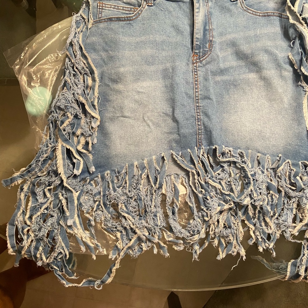 Fringed skirt - Picture 3 of 3